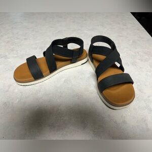 Black sandals